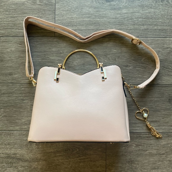 Crossbody Bag Pink and Light Blue Leather With Heart Keychain - Picture 2 of 8